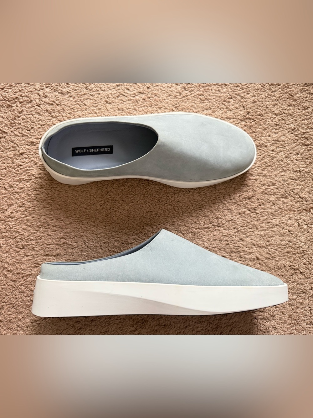Wolf & Shepherd Light Gray Slip-On size 9M
